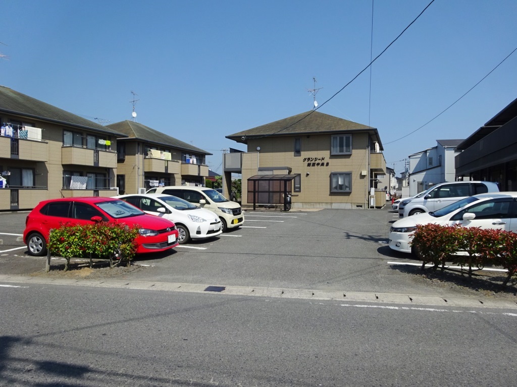 広々した敷地内駐車場