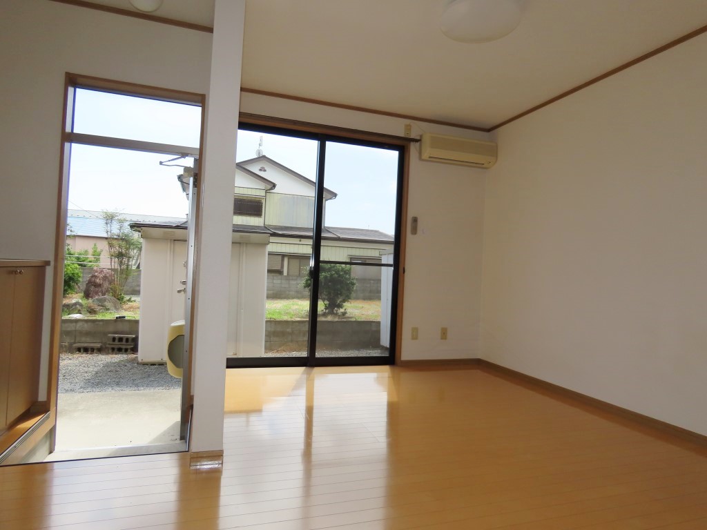12帖のLDK (内装)