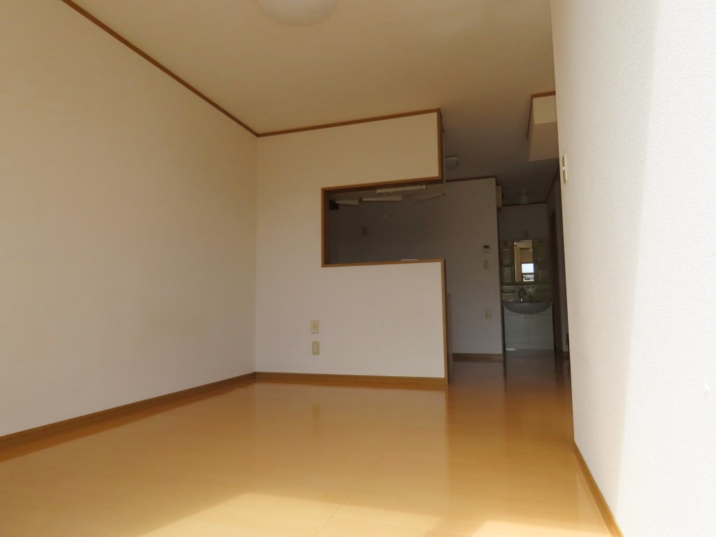 12帖のLDK (内装)