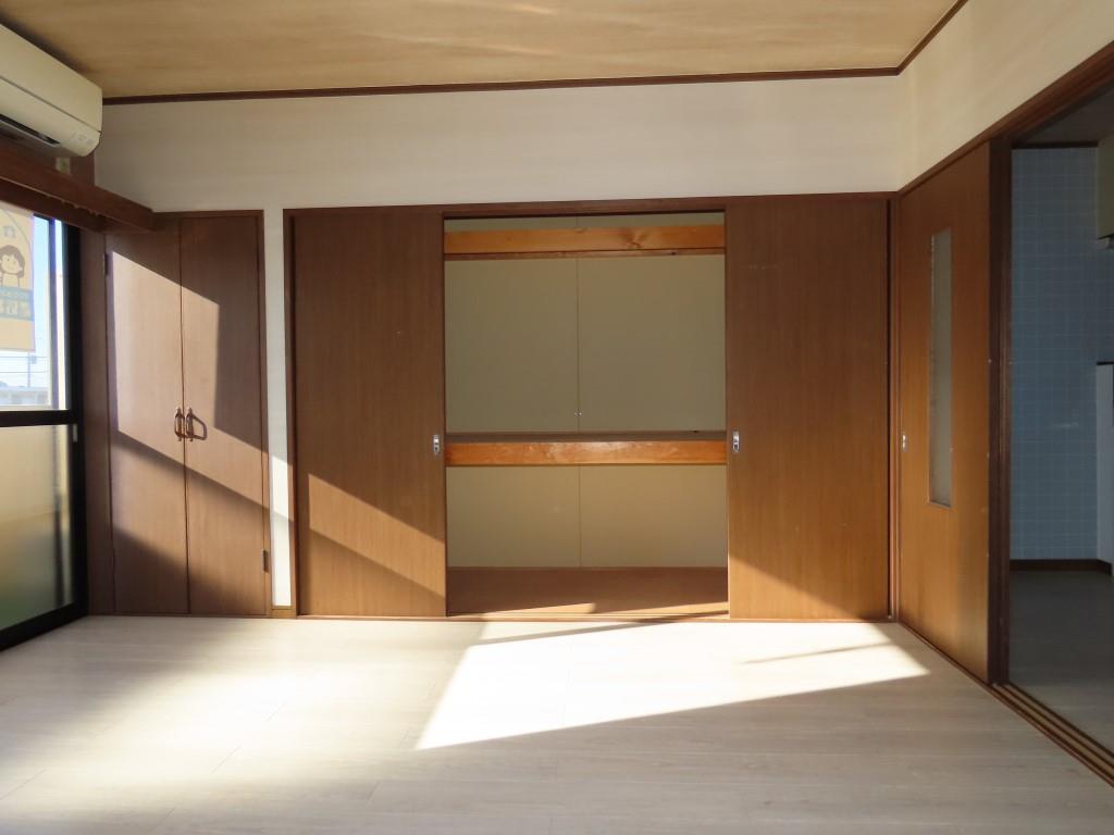 洋室の収納 (内装)