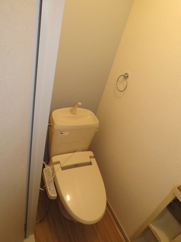 シャワー付きトイレ (内装)