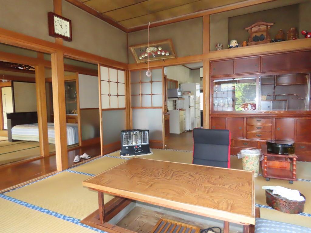 掘りごたつがある和室10帖 (内装)
