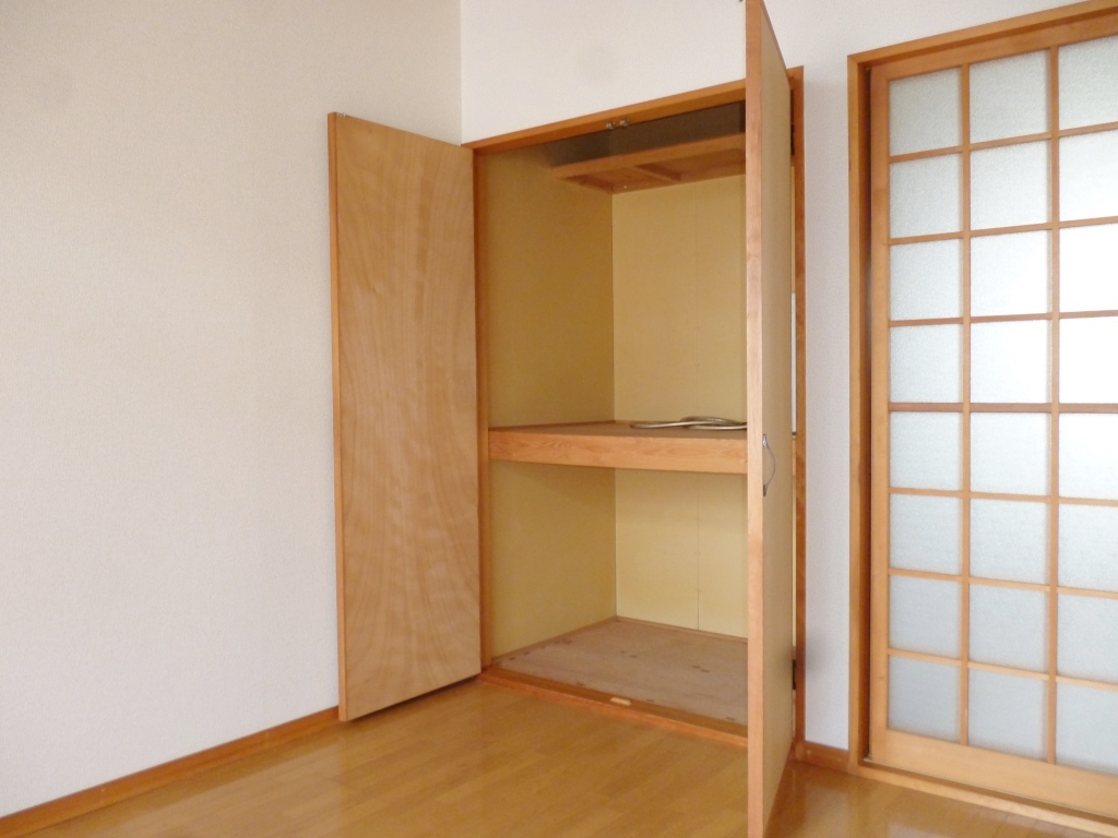 洋室の収納 (内装)