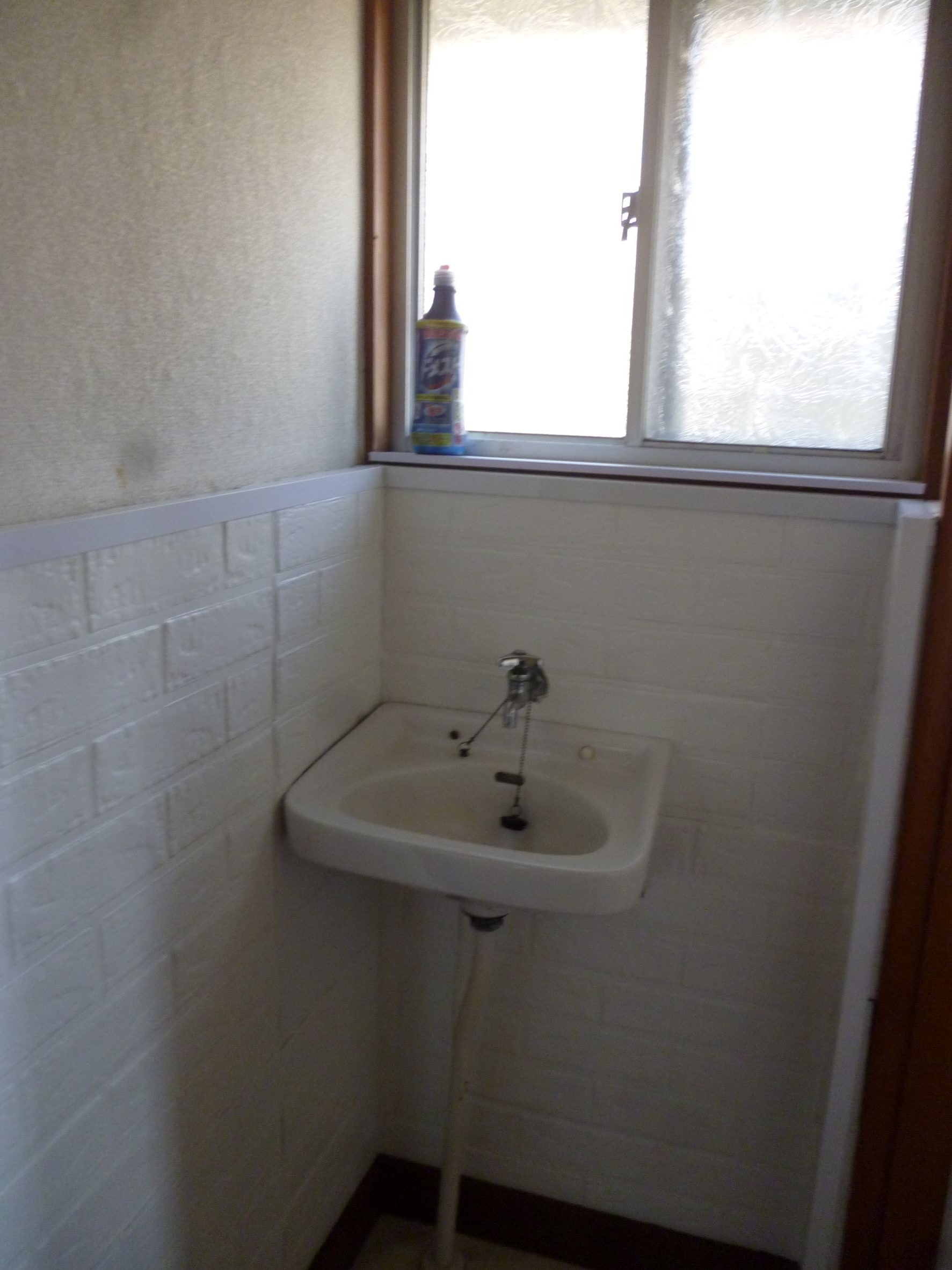 トイレ中の洗面台
