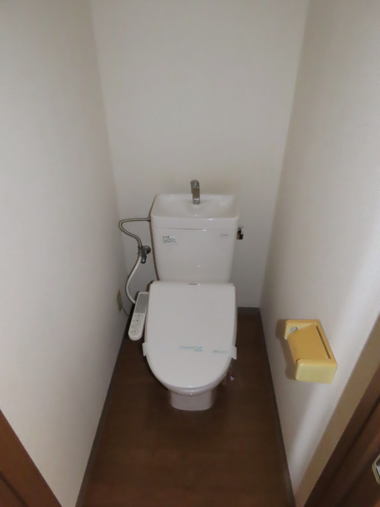 シャワー付きトイレ