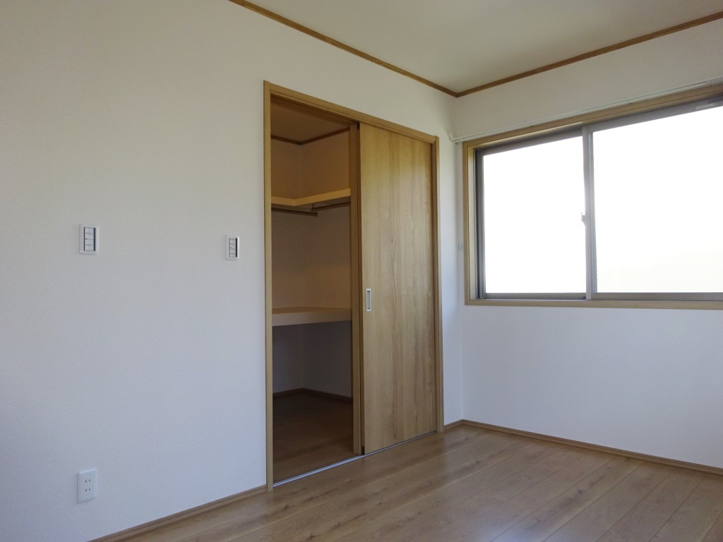 室内洗濯物干し (内装)