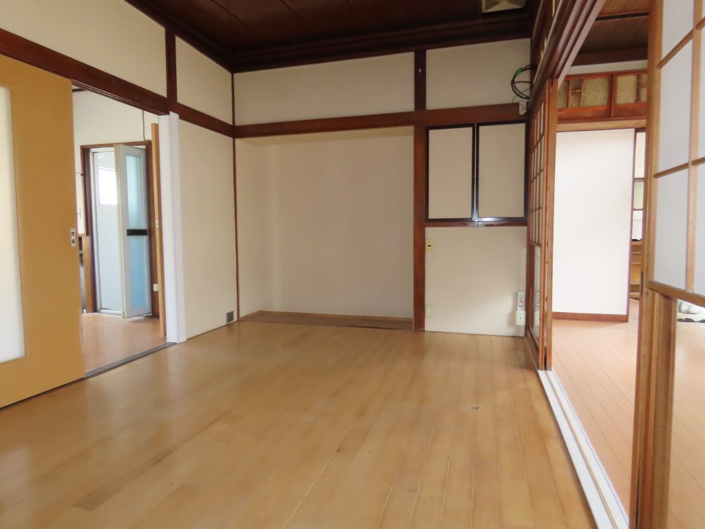 南側の洋室6帖 (内装)