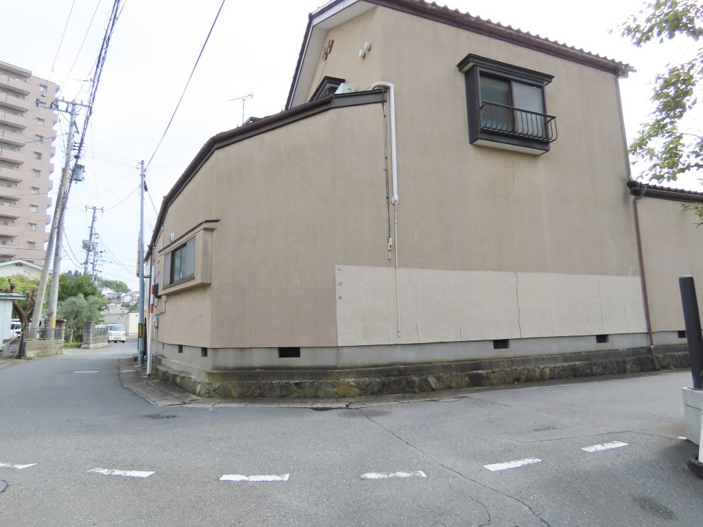角地に面した敷地(外観)