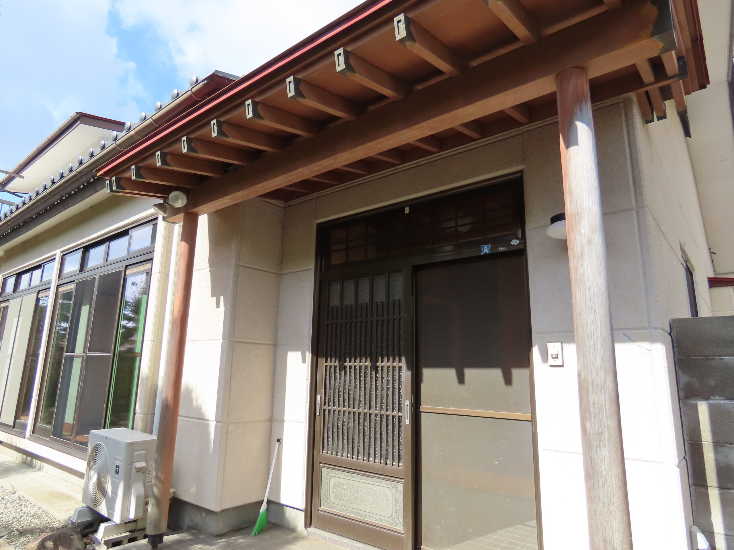 玄関ドア (玄関)