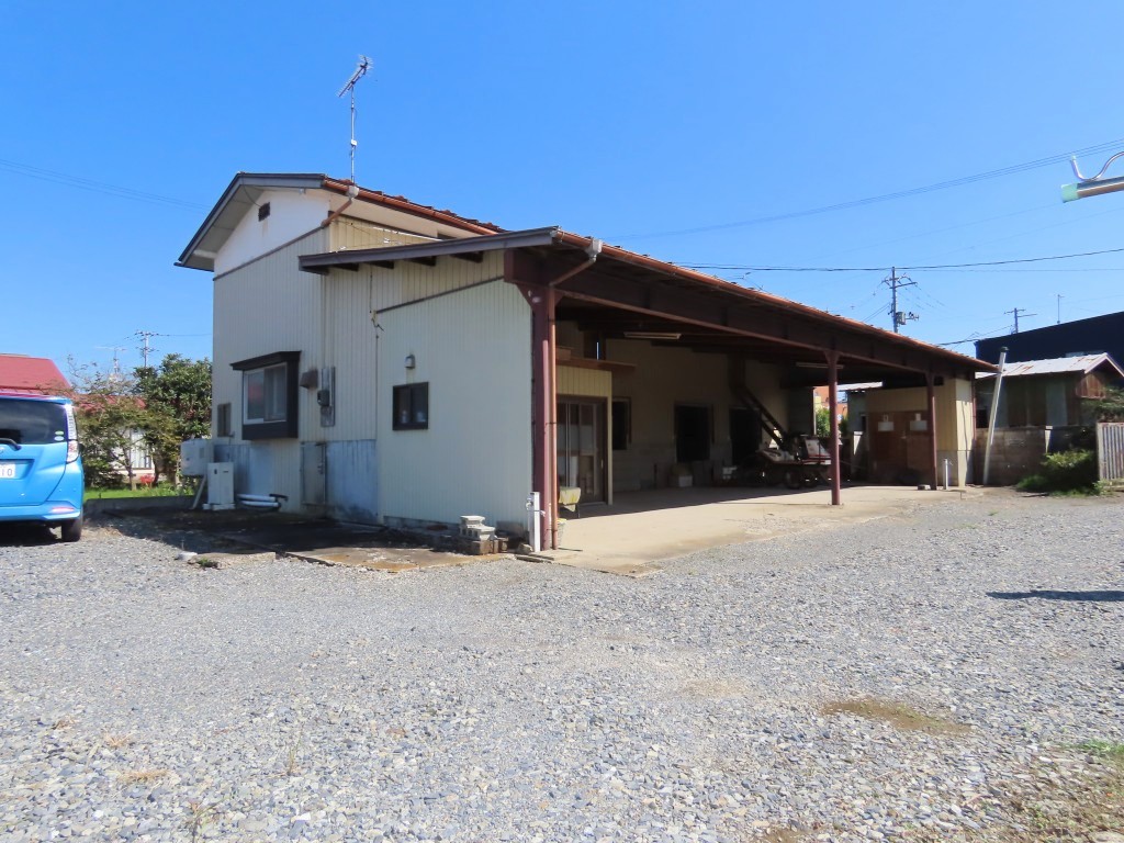 倉庫兼住居 (外観)
