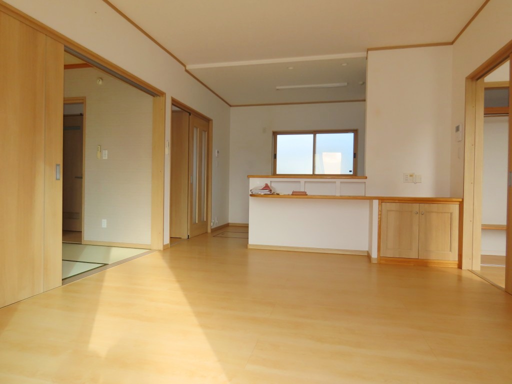 14帖のLDK (内装)