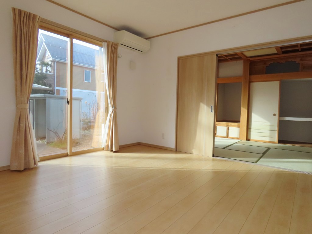 14帖のLDK (内装)