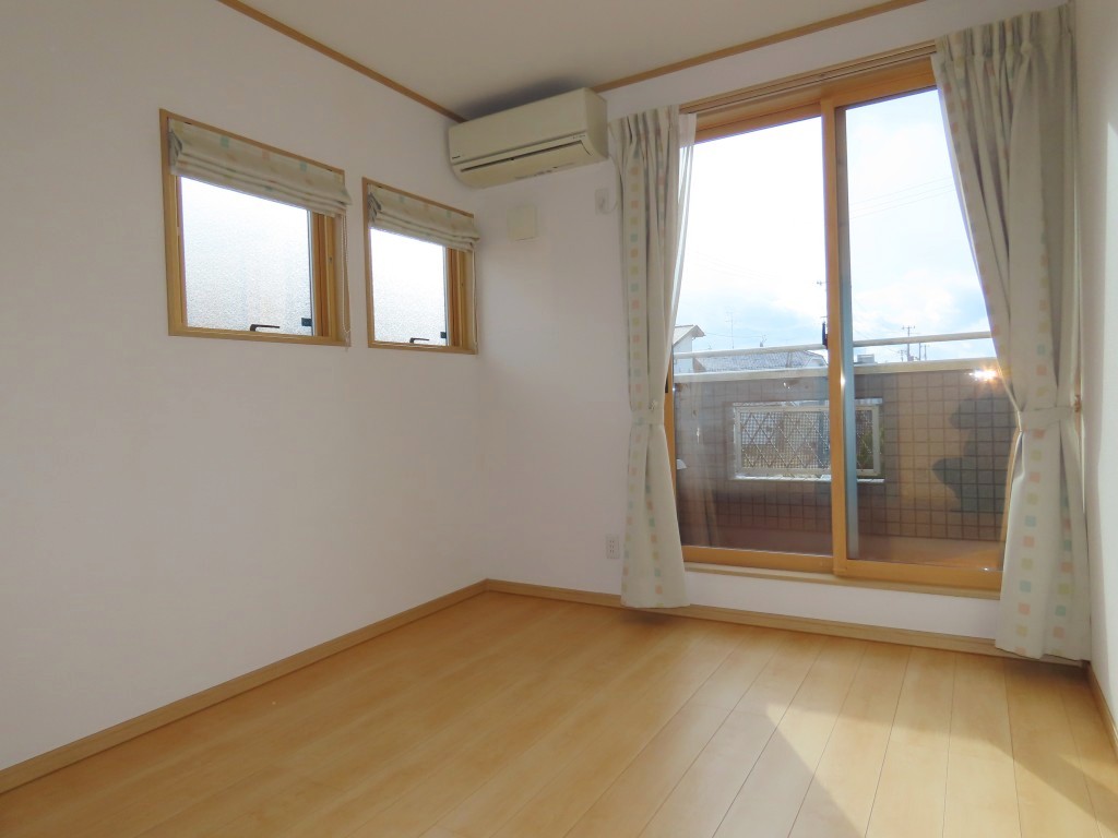 2階洋室6帖 (内装)