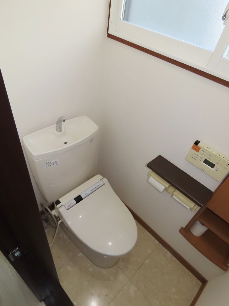 シャワー付きトイレ