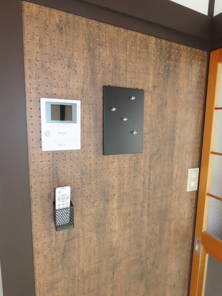 小物入れなどをつけれるボード