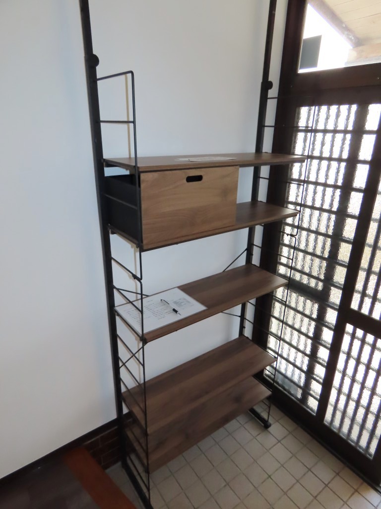 玄関の靴置場 (玄関)
