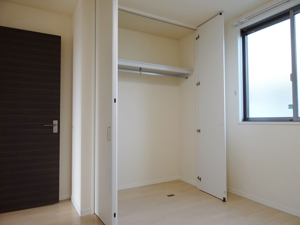 5.6帖の北側洋室の収納