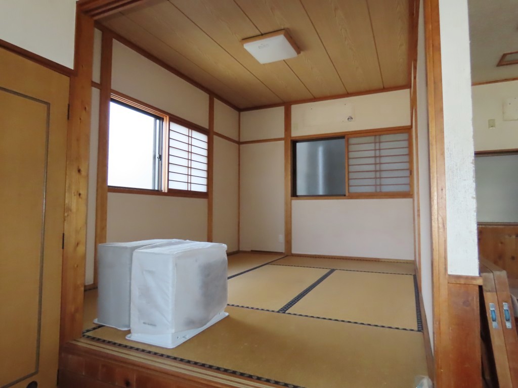 小上がりの和室 (内装)