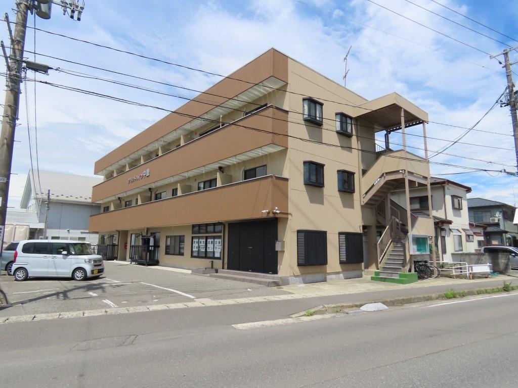 3階建てマンション(外観)