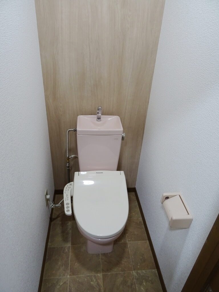 シャワー付きトイレ