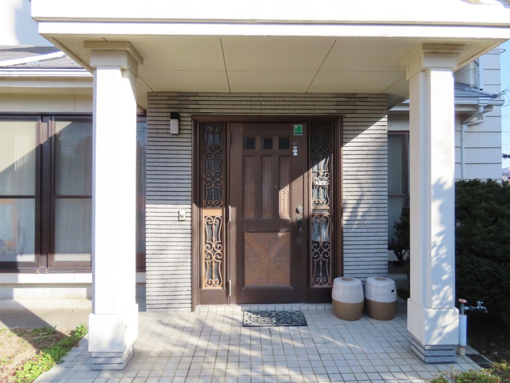 玄関 (外観)